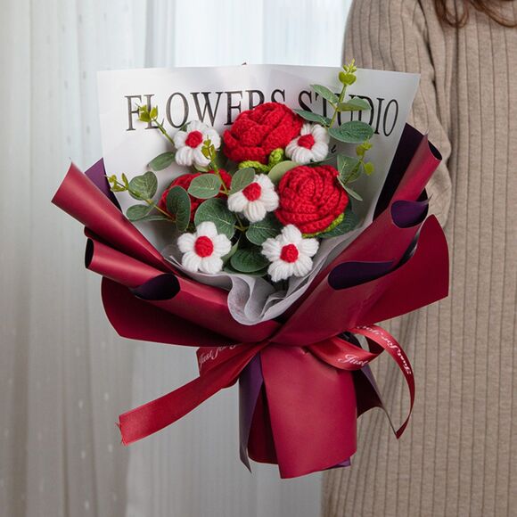 Red Crochet Flower Bouquet Roses LED Wedding Birthday Gift for Mom Girlfriend - Picture 4 of 4